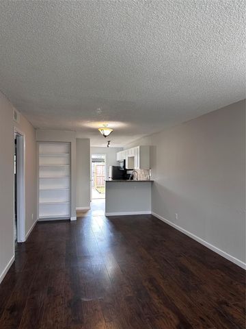 713 S 2nd Street 713, Houston, TX 77571