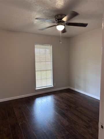 713 S 2nd Street 713, Houston, TX 77571
