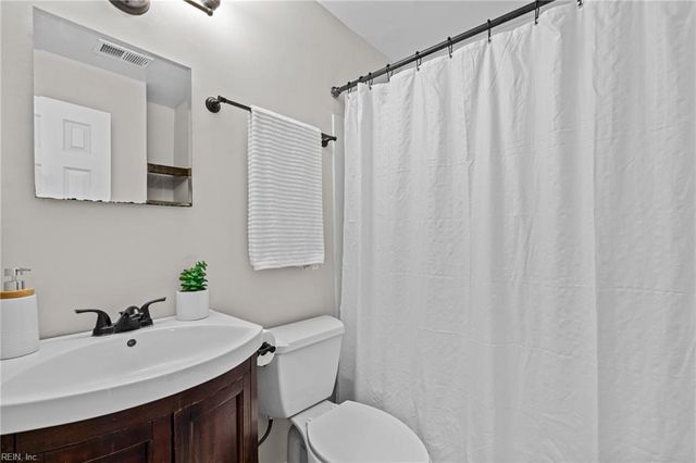 408 Lineberry RD, Virginia Beach, VA 23452