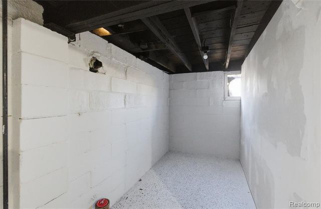 517 W Hollywood, Highland Park, MI 48203