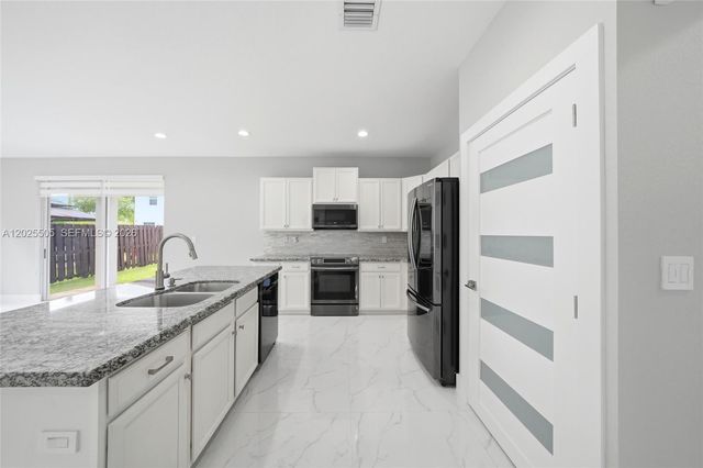 4107 NE 20th St, Homestead, FL 33033