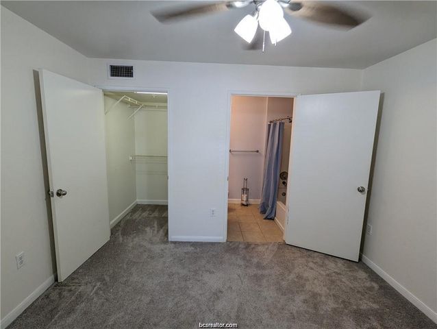 521 Southwest Parkway 102, College Station, TX 77840