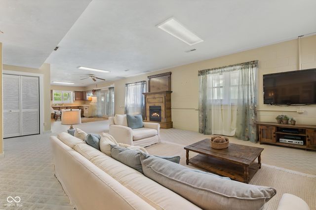7273 S State Road 75, Jamestown, IN 46147