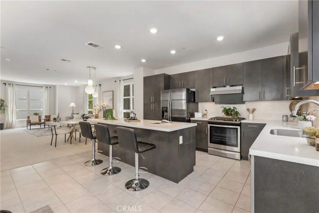 2700 E Chaucer East 41, Los Angeles, CA 90065