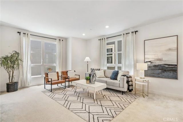 2700 E Chaucer East 41, Los Angeles, CA 90065