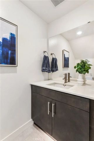2700 E Chaucer East 41, Los Angeles, CA 90065