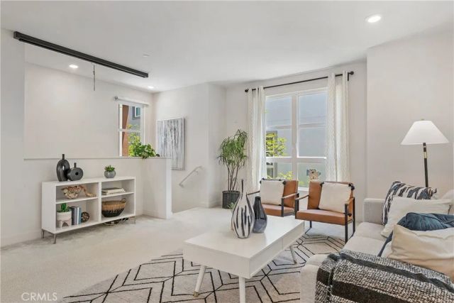 2700 E Chaucer East 41, Los Angeles, CA 90065
