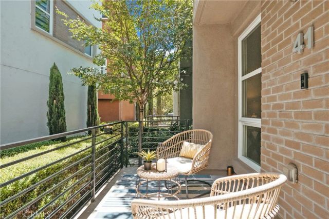 2700 E Chaucer East 41, Los Angeles, CA 90065