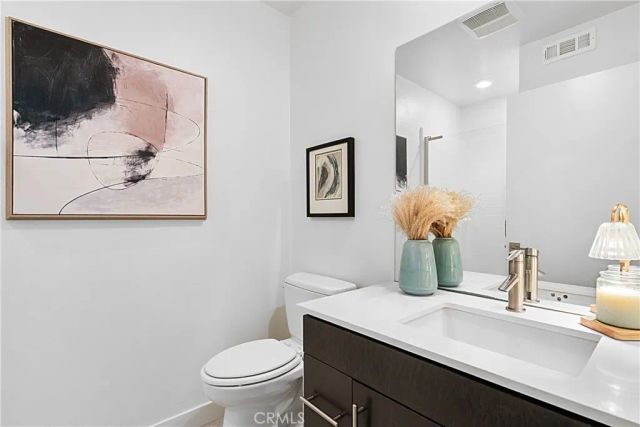 2700 E Chaucer East 41, Los Angeles, CA 90065