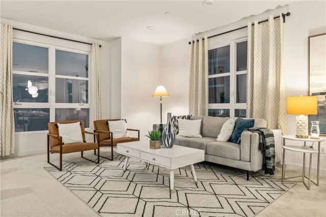 2700 E Chaucer East 41, Los Angeles, CA 90065