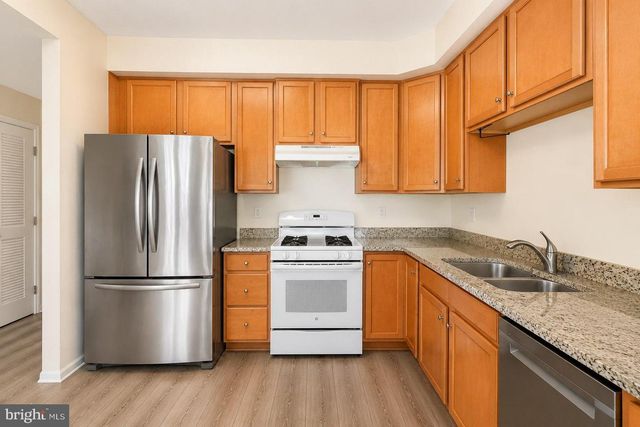 27 SUNDANCE, Hamilton, NJ 08619