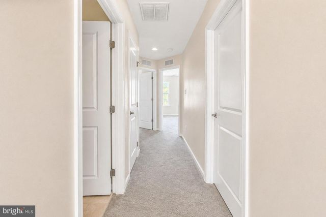 27 SUNDANCE, Hamilton, NJ 08619