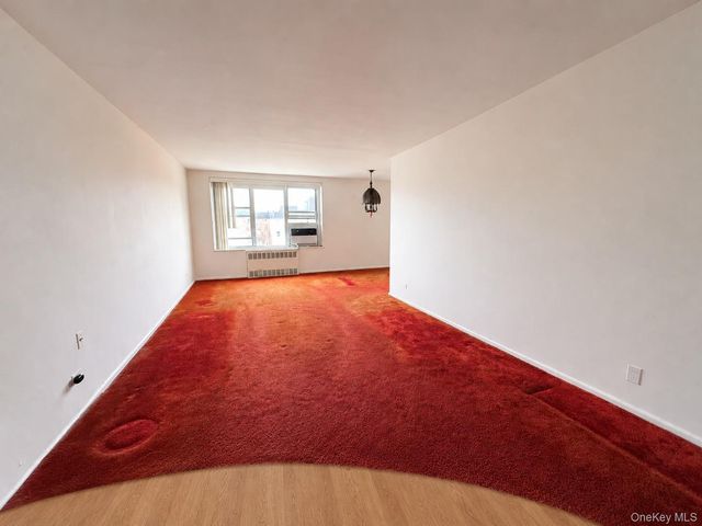 209-25 18th Avenue 6D, Bayside, NY 11360