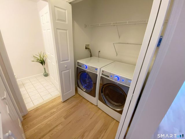 8 Saint George Place 8, Newtown, CT 06482