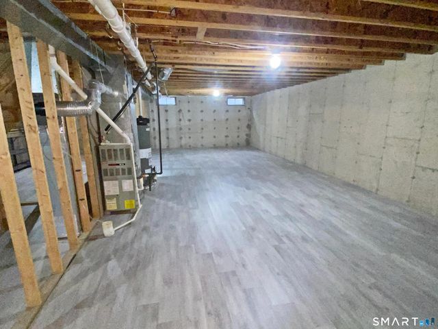 8 Saint George Place 8, Newtown, CT 06482