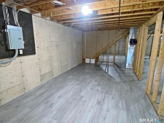 8 Saint George Place 8, Newtown, CT 06482