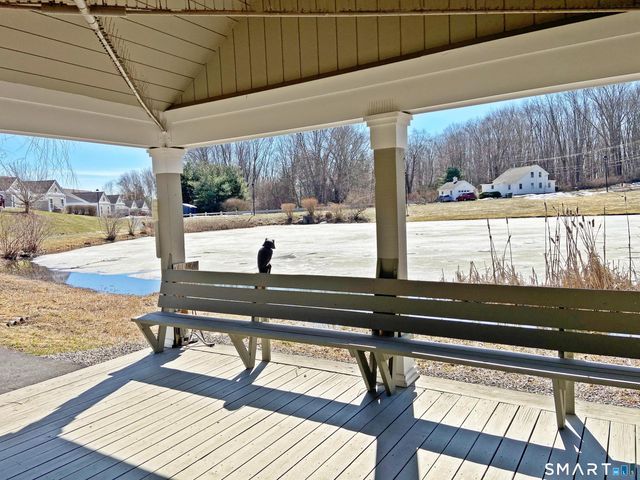 8 Saint George Place 8, Newtown, CT 06482