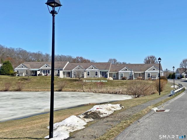 8 Saint George Place 8, Newtown, CT 06482