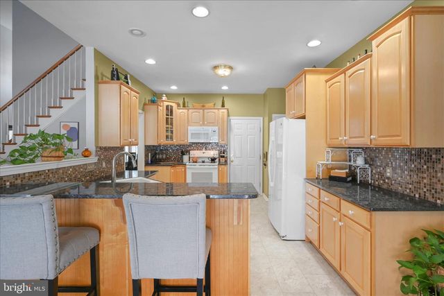 5238 ELIZABETHTOWN RD, Palmyra, PA 17078