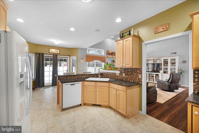 5238 ELIZABETHTOWN RD, Palmyra, PA 17078