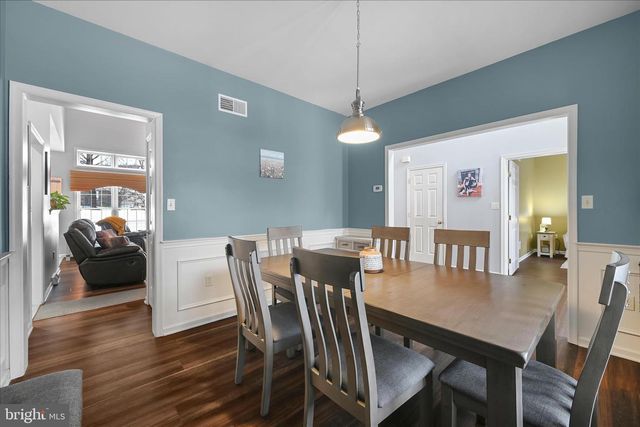 5238 ELIZABETHTOWN RD, Palmyra, PA 17078