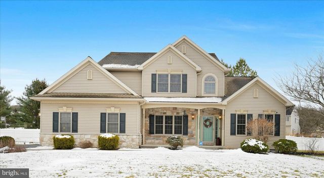 5238 ELIZABETHTOWN RD, Palmyra, PA 17078