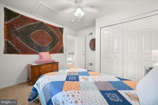 5238 ELIZABETHTOWN RD, Palmyra, PA 17078