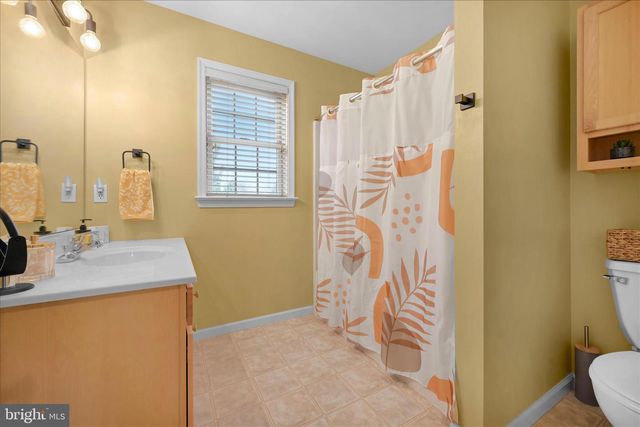 5238 ELIZABETHTOWN RD, Palmyra, PA 17078