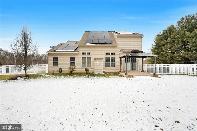 5238 ELIZABETHTOWN RD, Palmyra, PA 17078