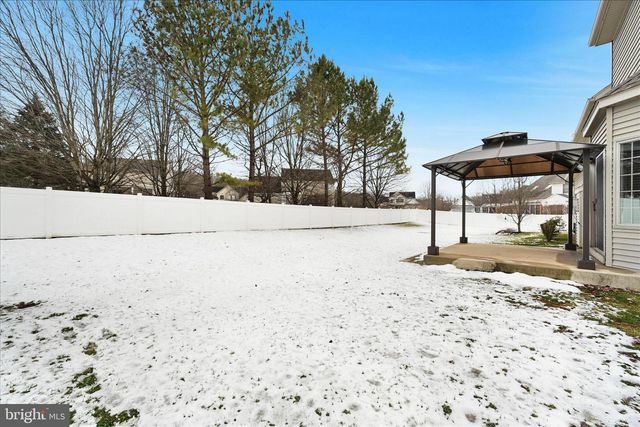 5238 ELIZABETHTOWN RD, Palmyra, PA 17078