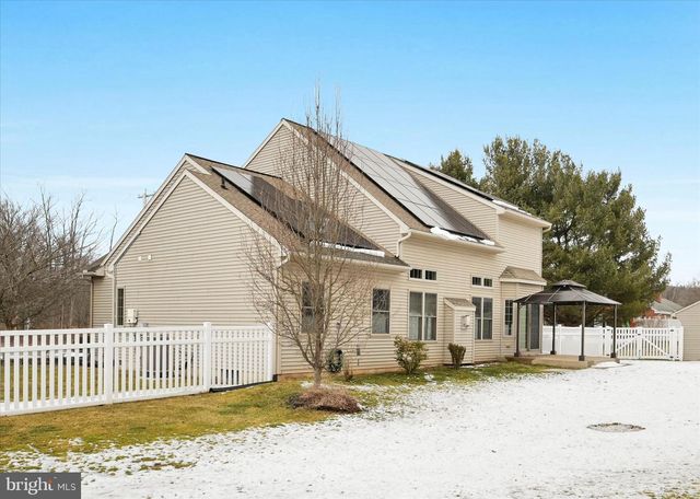 5238 ELIZABETHTOWN RD, Palmyra, PA 17078