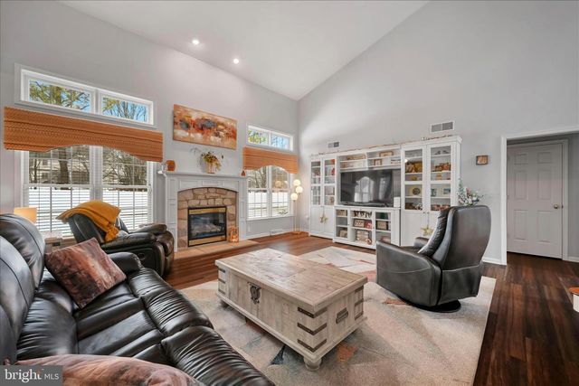 5238 ELIZABETHTOWN RD, Palmyra, PA 17078