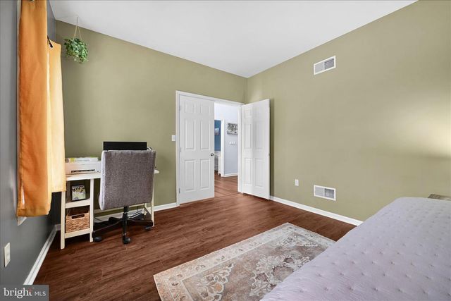 5238 ELIZABETHTOWN RD, Palmyra, PA 17078