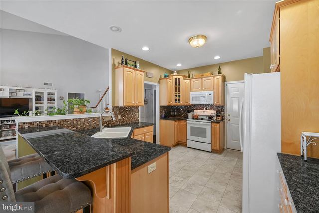 5238 ELIZABETHTOWN RD, Palmyra, PA 17078