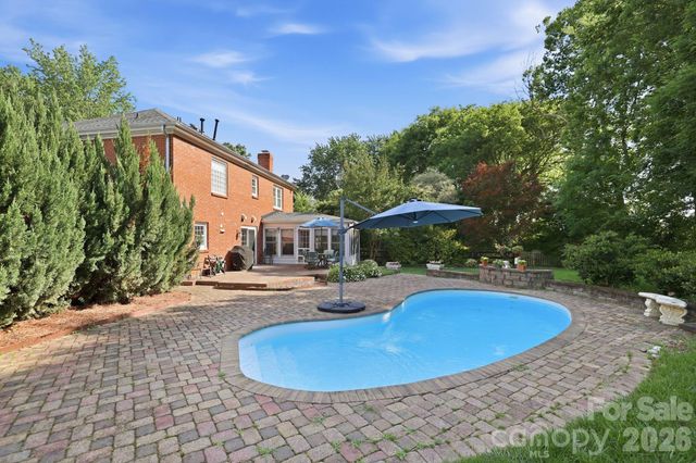 4612 Deanscroft Drive, Charlotte, NC 28226