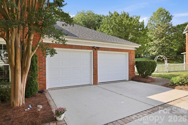4612 Deanscroft Drive, Charlotte, NC 28226