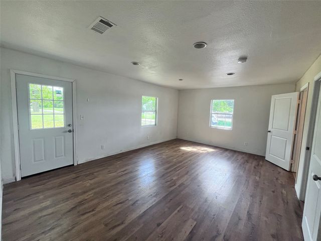 715 Elm Street, Mckinney, TX 75069