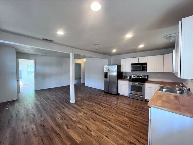 715 Elm Street, Mckinney, TX 75069