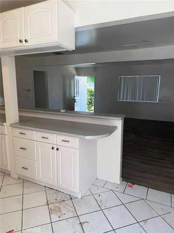 25601 Crenshaw Boulevard, Torrance, CA 90505
