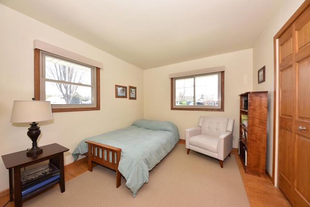 220 Judge DRIVE, Saukville, WI 53080