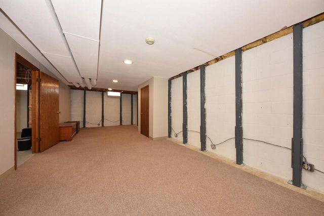 220 Judge DRIVE, Saukville, WI 53080