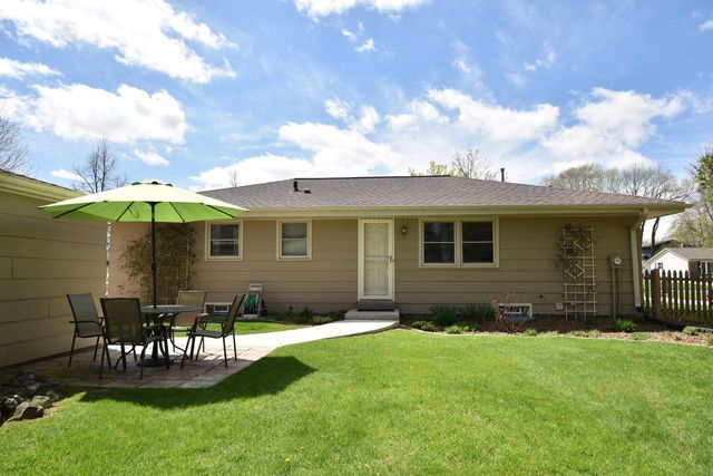 220 Judge DRIVE, Saukville, WI 53080