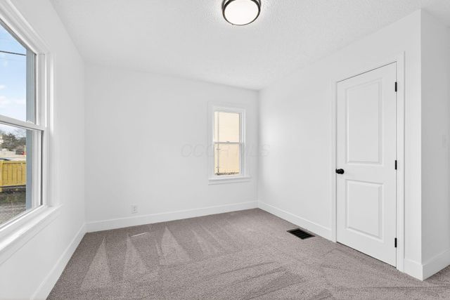 1099 Lawrence Drive, Columbus, OH 43207