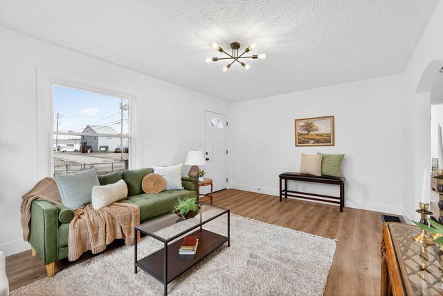 1099 Lawrence Drive, Columbus, OH 43207