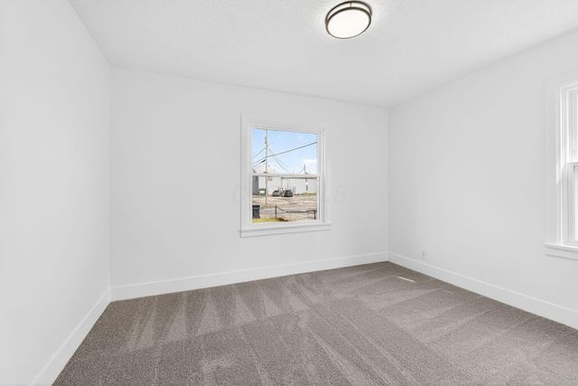 1099 Lawrence Drive, Columbus, OH 43207