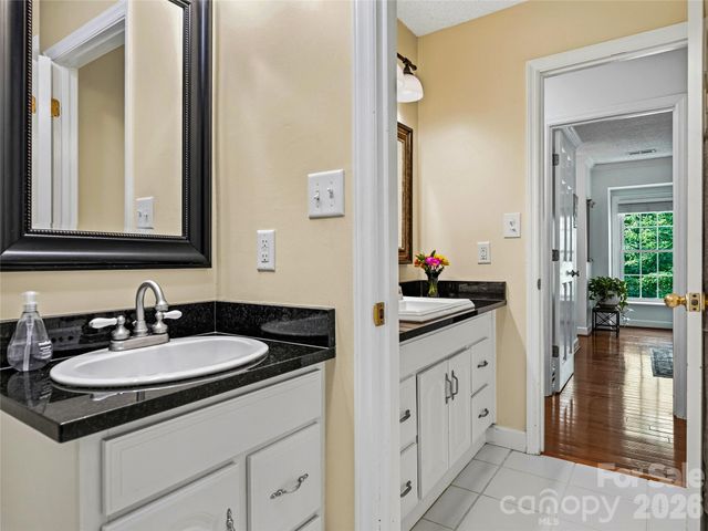 72 Brookwood Road, Asheville, NC 28804