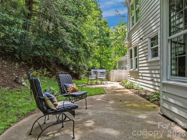 72 Brookwood Road, Asheville, NC 28804