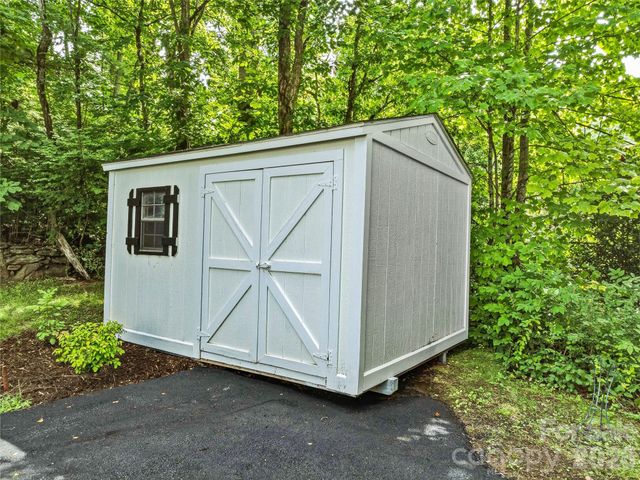 72 Brookwood Road, Asheville, NC 28804
