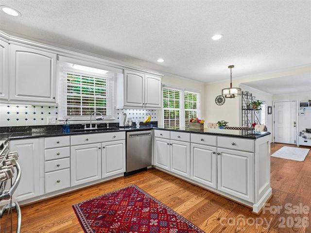 72 Brookwood Road, Asheville, NC 28804