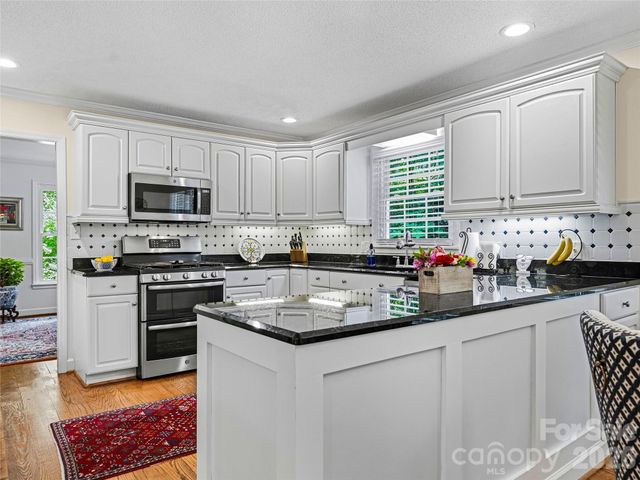 72 Brookwood Road, Asheville, NC 28804